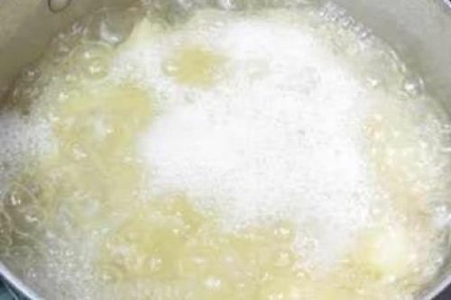 Bạn có biết loại bọt nào cần vớt bỏ, loại nào cần giữ khi nấu ăn?