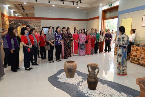 Triển lãm nghệ thuật Gốm tại Bảo tàng Phụ nữ Nam Bộ: Gửi tình yêu vào đất