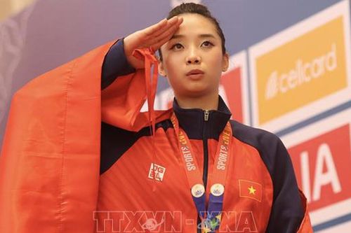 Hot girl 'không tuổi' Dương Thúy Vi lọt top đề cử nhận Huân chương Lao động sau SEA Games 32