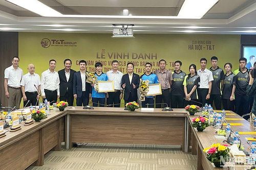 Bộ đôi bóng bàn Đinh Anh Hoàng-Trần Mai Ngọc được thưởng 500 triệu đồng
