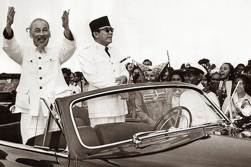 Trường phái ngoại giao Hồ Chí Minh
