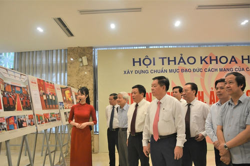 Hội thảo khoa học cấp quốc gia: Xây dựng chuẩn mực đạo đức cách mạng của cán bộ, đảng viên trong giai đoạn mới
