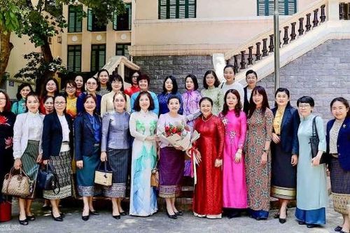 VUFO sẵn sàng hợp tác, chia sẻ kinh nghiệm với các nữ cán bộ Bộ Ngoại giao Lào