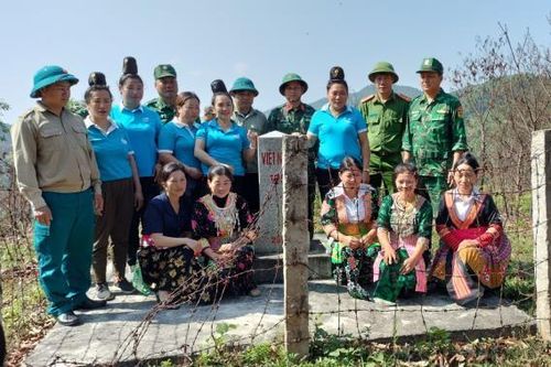 Ra mắt mô hình 'Tổ phụ nữ tham gia bảo vệ đường biên, cột mốc'