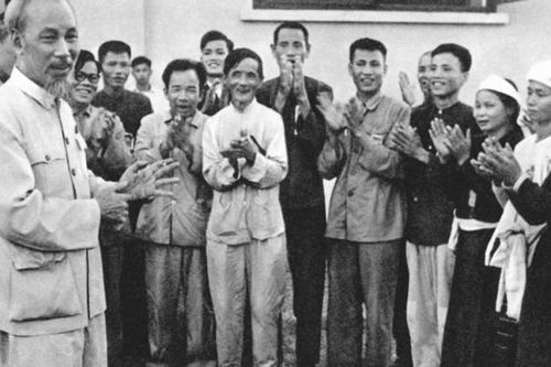 Bài 2: Thi đua là yêu nước, yêu nước thì phải thi đua