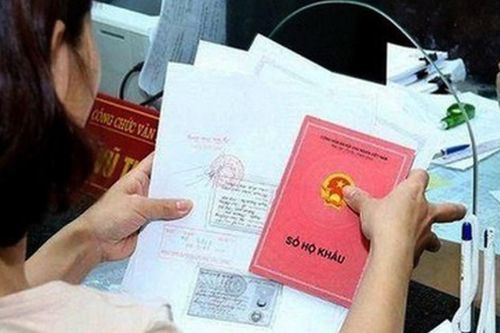 Yêu cầu các trường không bắt người học trình sổ hộ khẩu, sổ tạm trú