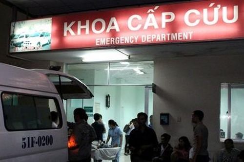 Nam sinh 15 tuổi liệt mềm tứ chi sau khi chơi bóng đá