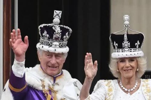 Vua Charles muốn có video triệu Like như William và Kate