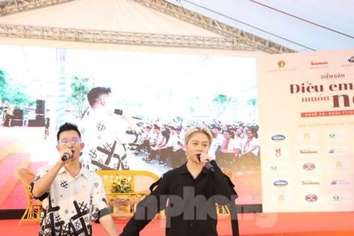 Bảo Hân và Quang Anh hát, kể chuyện bạo lực trắng