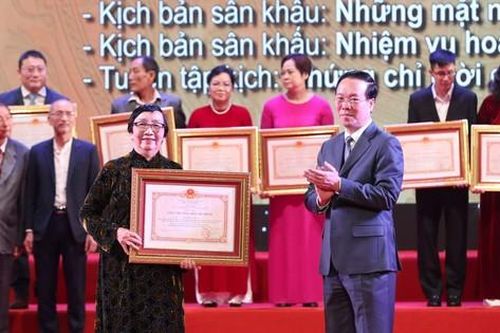 Chủ tịch nước Võ Văn Thưởng trao Giải thưởng Hồ Chí Minh về văn học, nghệ thuật