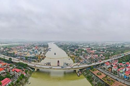 Hợp long 2 cây cầu trọng điểm gần 800 tỷ đồng