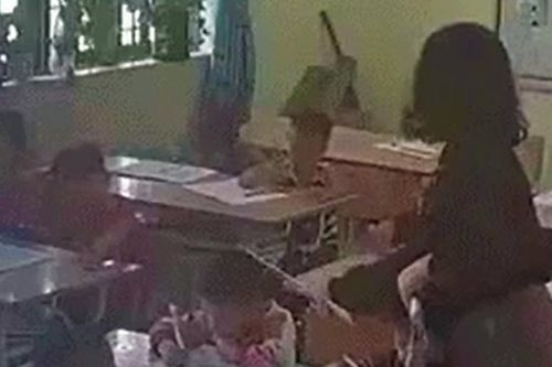 Lý do học sinh lớp 1 bị cô giáo dùng thước đánh vào đầu