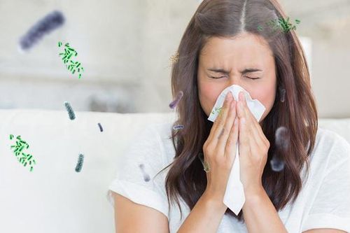 Vì sao mùa hè nóng bức vẫn bị cảm lạnh?