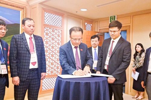 Đoàn công tác tỉnh Nghệ An làm việc với Thành phố Gwangju (Hàn Quốc)
