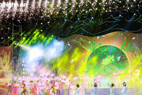 Chương trình nghệ thuật đặc biệt bế mạc Lễ hội Làng Sen năm 2023
