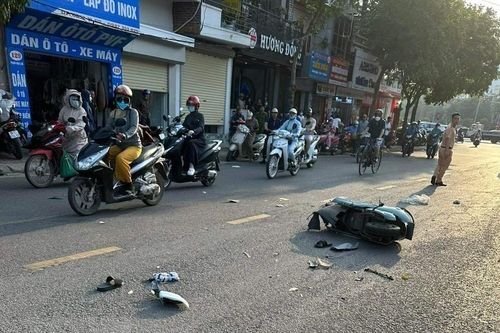 Tai nạn liên hoàn ở thành phố Hải Dương làm 2 người bị gãy chân