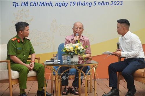 Giới thiệu sách 'Từ Làng Sen đến Bến Nhà Rồng'