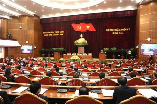 Ý kiến cán bộ, đảng viên: Đất nước tiếp tục có những bước phát triển ngoạn mục
