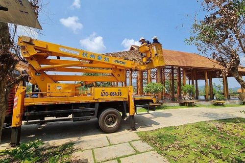 Đang tháo dỡ các công trình trái phép tại trang trại ngựa Đoàn Thành