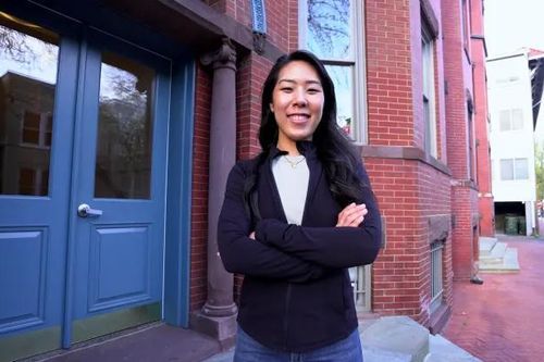 Nữ cử nhân Harvard 32 tuổi kiếm 230.000 USD mỗi năm nhờ khởi nghiệp cùng mẹ