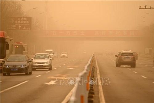 Trung Quốc: Nguy cơ gió giật và bão cát trên diện rộng