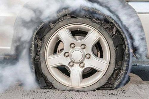 Cách nào phòng nổ lốp ô tô?