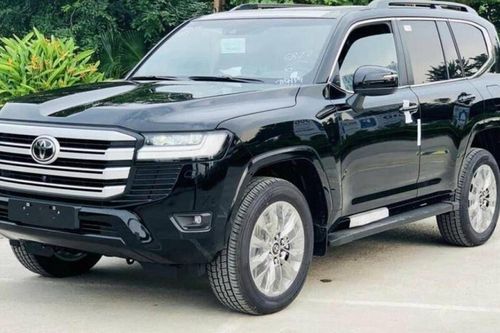 Toyota Land Cruiser đắt đỏ, khan hàng nhưng vẫn đắt khách