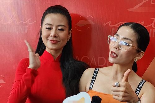 Lệ Quyên vội vã đến chúc mừng ngày vui của Nam Thư