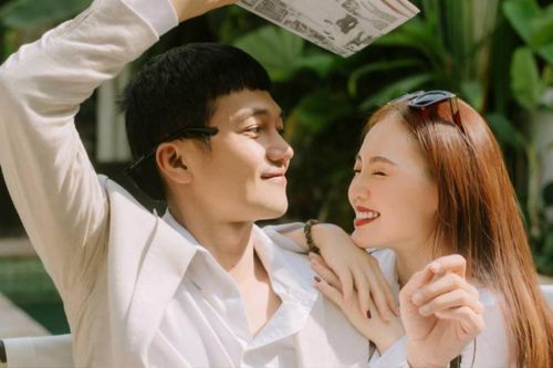 Quang Tuấn nhăn nhó với 'nóc nhà' giữa sự kiện, thái độ vợ nam diễn viên khiến nhiều người bất ngờ