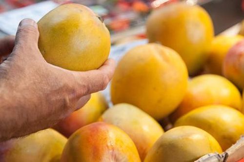4 mẹo chọn xoài ngon ngọt làm sinh tố đẹp da