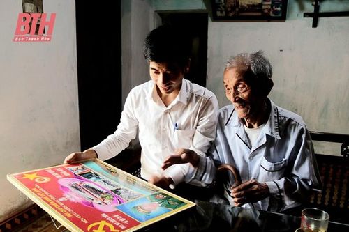 Bác vẫn mãi trong trái tim những người lính