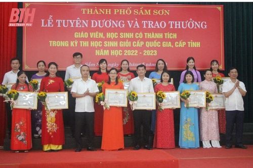 TP Sầm Sơn vinh danh giáo viên, học sinh đoạt giải cấp Quốc gia, cấp tỉnh năm học 2022-2023