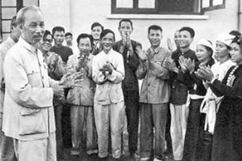 Tư tưởng Hồ Chí Minh về đức liêm chính của cán bộ, công chức