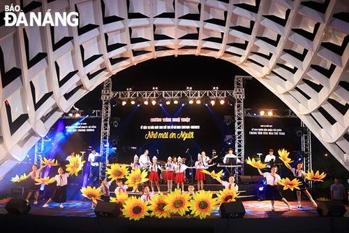 Đặc sắc đêm nhạc 'Nhớ mãi ơn Người'