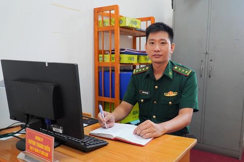 Gương sáng thanh niên tiên tiến làm theo lời Bác