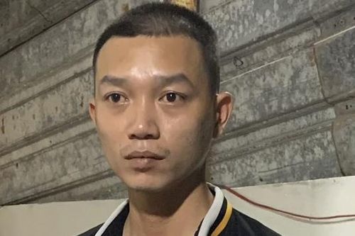 Khởi tố, bắt tạm giam đối tượng cướp tài sản chủ tiệm mua bán quần áo