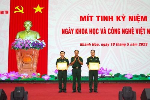Trường Sĩ quan Thông tin tổ chức mít tinh kỷ niệm Ngày Khoa học và Công nghệ Việt Nam
