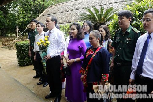 Tháng 5 nhớ Bác