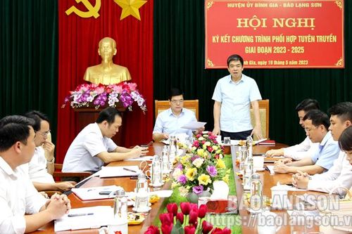 Huyện ủy Bình Gia – Báo Lạng Sơn ký kết chương trình phối hợp tuyên truyền