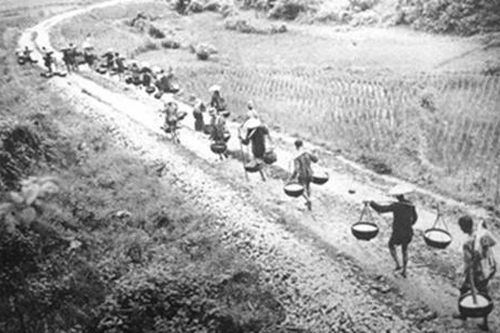Thương nhân thời 'Chín năm làm một Điện Biên'