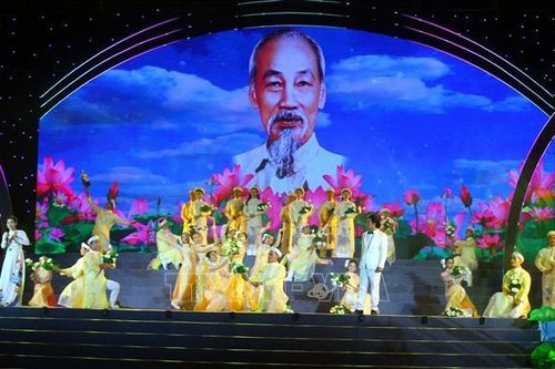 Bế mạc Lễ hội Làng Sen 2023 và chương trình nghệ thuật 'Từ Làng Sen đến thành phố mang tên Hồ Chí Minh'