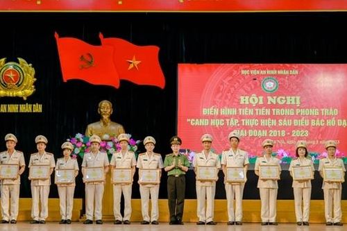 Học viện ANND tuyên dương điển hình tiên tiến thực hiện Sáu điều Bác Hồ dạy