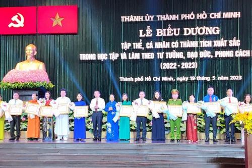 Học tập Bác bằng những việc làm thiết thực