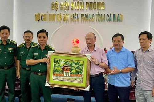 Tăng cường phối hợp tuyên truyền giữa Hội Nhà báo Hà Nội và Bộ đội Biên phòng Cà Mau