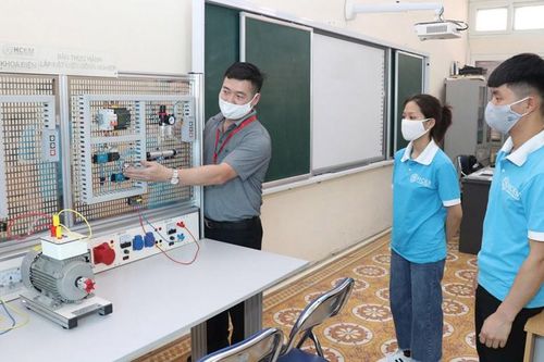 Kiến nghị khôi phục nhiệm vụ đào tạo trình độ cao đẳng cho các cơ sở giáo dục đại học
