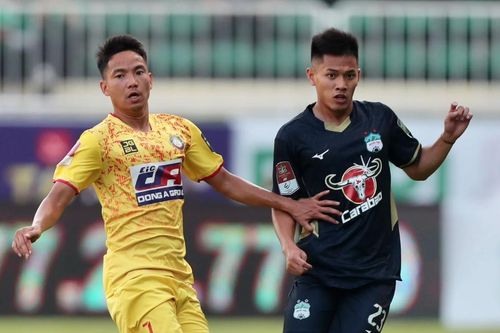 Hòa kịch tính HAGL, CLB Thanh Hóa tiếp tục dẫn đầu V-League