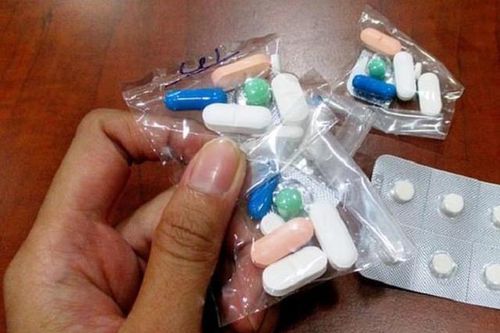 Uống thuốc ho tự mua, người đàn ông ở Quảng Ninh sốc phản vệ nặng