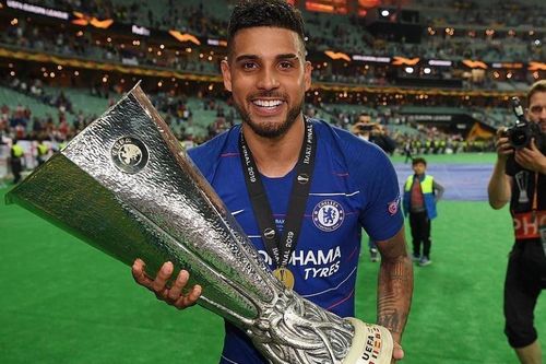 Bộ sưu tập danh hiệu hiếm thấy chờ cựu hậu vệ Chelsea