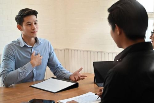Chàng trai bị đòi 6,5 SGD tiền cà phê trong buổi phỏng vấn