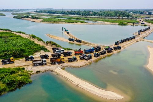 Chủ mỏ cát ở Quảng Ngãi bất ngờ báo giảm 43% trữ lượng